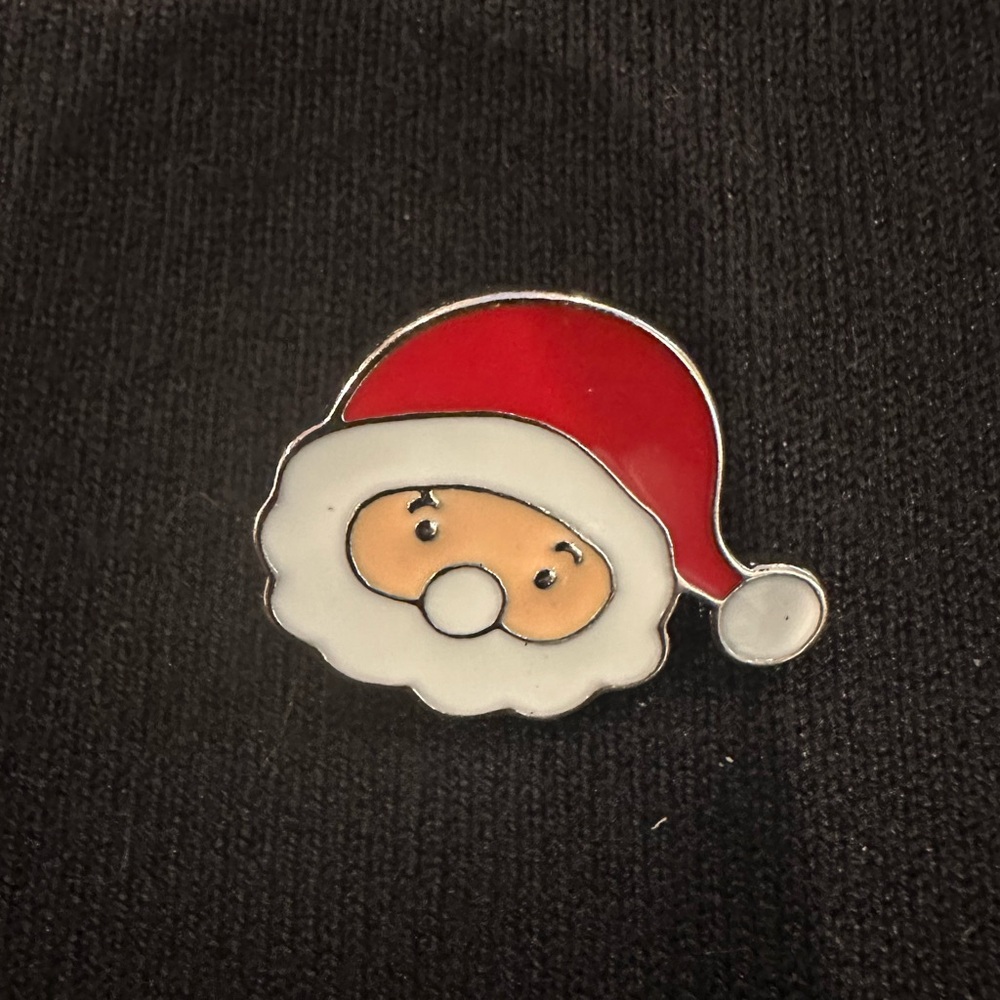 Santa Pin - Picture 2 of 3